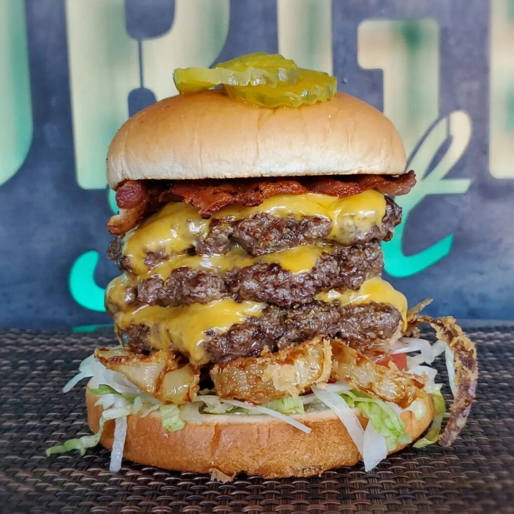 DISH OF THE WEEK (Sunday- 10/30/22- Thee Burger Spot- Tampa) | Jeff Eats